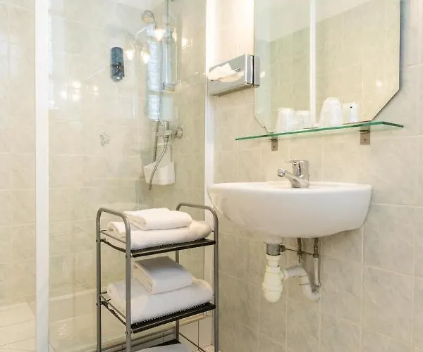 Des Bains Szálloda 2*